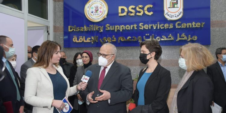 جامعة القاهرة تفتتح مركز خدمات ودعم ذوي الإعاقة| صور