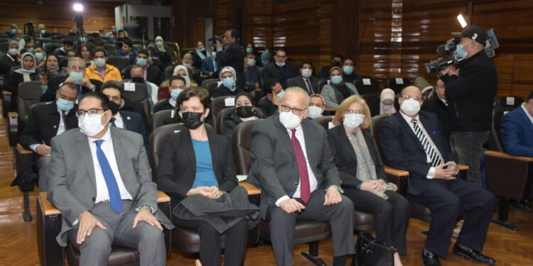 جامعة القاهرة تفتتح مركز خدمات ودعم ذوي الإعاقة| صور