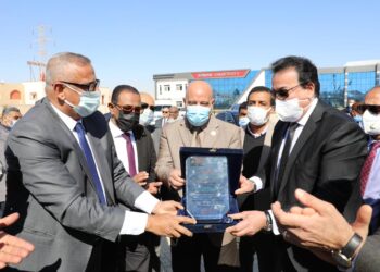 وزير التعليم العالي يفتتح المبنى الإداري الجديد بجامعة أسوان