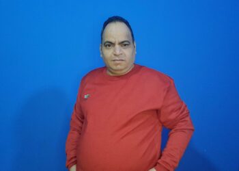 اليوتيوبر أشرف ملاك يفضح خدمة عملاء مزيفة تحترف النصب على الهواء