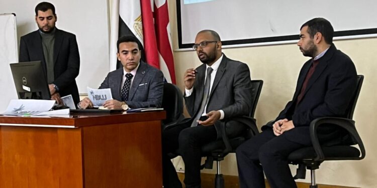 خبير قانوني في الجرائم السيبرانية يوجه نصيحة لتفادي جرائم ابتزاز الفتيات