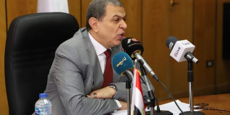 القوى العاملة: تعيين 1127  شابا منهم 31 «قادرون باختلاف» بالإسماعيلية