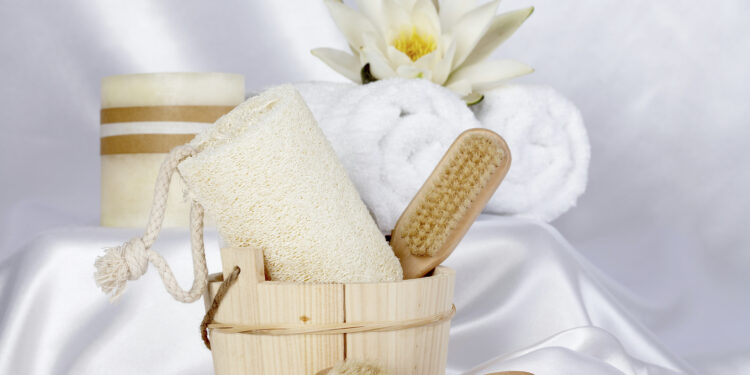 فوائد التقشير الجاف.. تخلصي من القلق والسموم