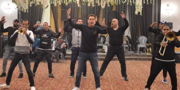 بالحماس والحيوية .. حكيم يواصل بروفاته لحفل إستاد الهوكي