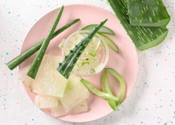 تخلصي من قشرة الشعر بالصبار بهذه الطرق