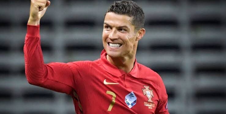 رونالدو يتخذ خطوة مفاجئة تقربه من الرحيل عن اليونايتد