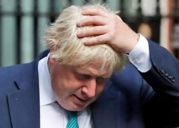 رغم اعتذاره.. رئيس وزراء بريطانيا مطالب بالاستقالة بسبب انتهاك قواعد كورونا