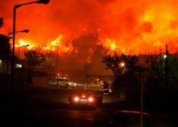 حريق هائل في مصنع للمواد الكيماوية في ولاية نيوجيرسي الأمريكية