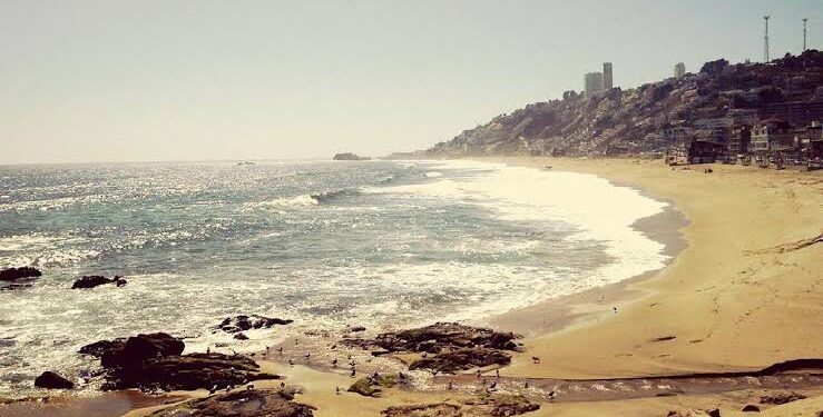 إخلاء شواطيء تشيلي وسط مخاوف كبيرة من تسونامي محتمل إثر بركان تونجا