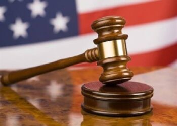 بعد 27 عاما داخل السجن.. مسنة أمريكية تحصل على البراءة من تهمة قتل