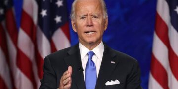 بايدن متوعدا موسكو: أي تحرك للقوات الروسية فى أوكرانيا يعتبر غزوا