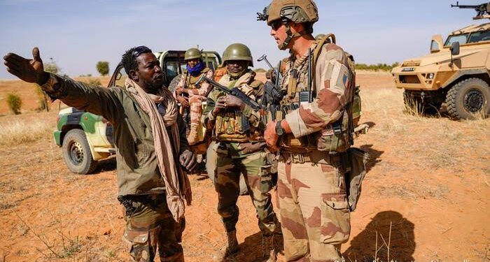 الإليزيه يعلن مقتل عسكرى فرنسى في مالي إثر هجوم على معسكر قوات برخان