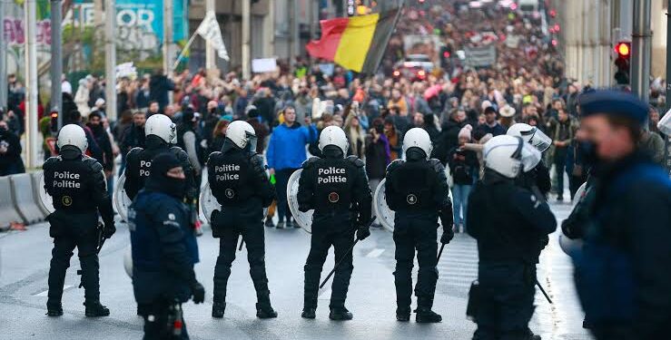 احتجاجات في بروكسيل بسبب قيود كورونا