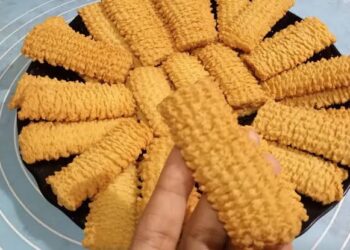 تفاصيل اتهام مدير مدرسة ببيع وجبات الطلاب في السوق السوداء