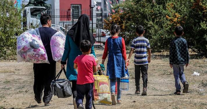 العثور على 19 لاجئا أفغانيا فى شاحنة أثناء تهريبهم إلى النمسا