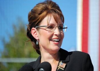 مرشحة سابقة لمنصب نائب الرئيس الأمريكي تتردد على مطاعم نيويورك رغم إصابتها بكورونا