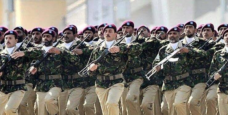 مقتل 10 جنود بالجيش الباكستاني إثر هجوم لمتمردين جنوب غرب البلاد