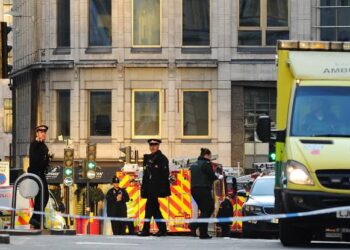 حادث طعن في بريطانيا يسفر عن مقتل رجل