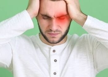 أسباب وعلامات الصداع العنقودي وكيفية علاجه 