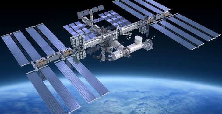 روسيا وأمريكا تتباحثان لإطالة عمر المحطة الفضائية الدولية