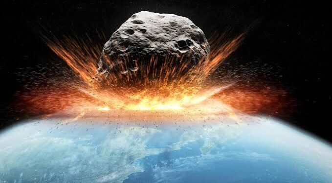 كويكب عملاق سقط على القطب الجنوبى للقمر منذ 4 مليارات عام