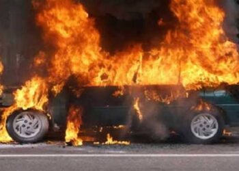 إخماد حريق نشب داخل سيارة ملاكي بحدائق الاهرام دون اصابات