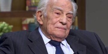 غدا .. نظر دعوى ابنة رشوان توفيق ضد والدها