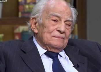 حالته النفسية سيئة.. القصة الكاملة لخلاف رشوان توفيق مع ابنته