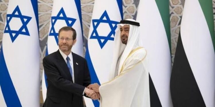 الرئيس الاسرائيلي يزور الإمارات ويلتقي محمد بن زايد