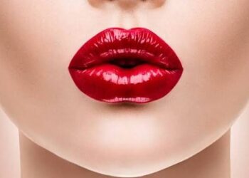 تعرفي علي أشهر أخطاء وضع أحمر الشفاه .. وأهم النصائح لوضعه بطريقة صحيحة
