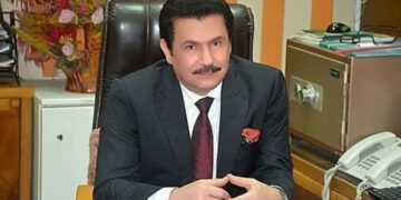 عضو بالشيوخ في رسالة إلى القادرين ماديًا: تخلوا عن البطاقات التموينية من أنفسكم
