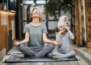 تخلصي من التوتر.. 4 طرق لمساعدة طفلك على إيجاد السلام الداخلي