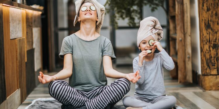 تخلصي من التوتر.. 4 طرق لمساعدة طفلك على إيجاد السلام الداخلي