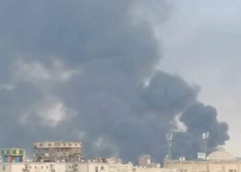 نشوب حريق هائل داخل مخزن خرده فى السيدة زينب