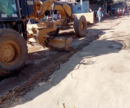 لمظهر حضاري.. حملات مكثفة لتنظيف وتجميل الشوارع والميادين بقرى أسيوط