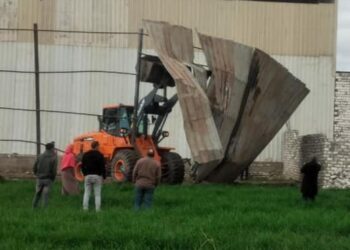 محافظ بني سويف يشدد على تكثيف حملات إزالة التعديات بإهناسيا