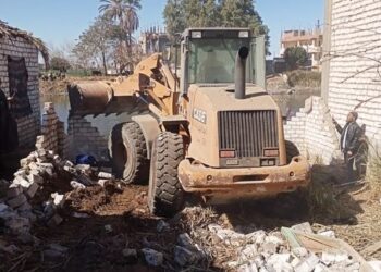 إزالة 30 حالة تعدي بمركزي ديروط والبداري ضمن الموجة الـ 19 بأسيوط