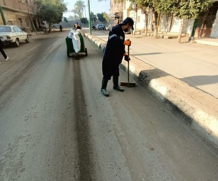 لتجميل القرى.. حملات نظافة مكبرة لرفع المخلفات بمركز ديروط في أسيوط