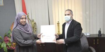 لمجهودهم.. نائب محافظ أسيوط يكرم فريق عمل منظومة الشكاوى الموحدة