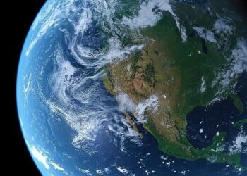 “أجمل بمائة مرة”.. ملياردير يابانى يتغزل فى كوكب الأرض بعد رحلة إلى الفضاء