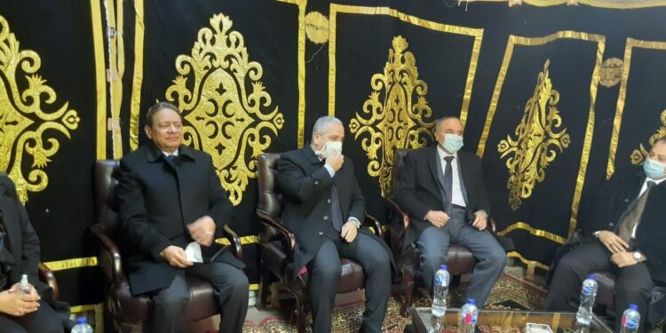 صور.. إعلاميون وصحفيون يقدمون واجب العزاء لأرملة الإبراشي