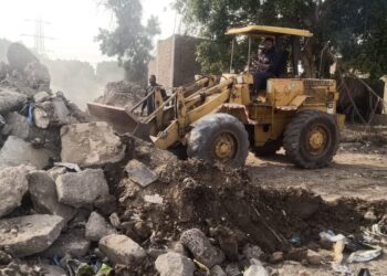 محافظة الجيزة ترفع ٥٥٠ طن تراكمات ومخلفات صلبة بأوسيم