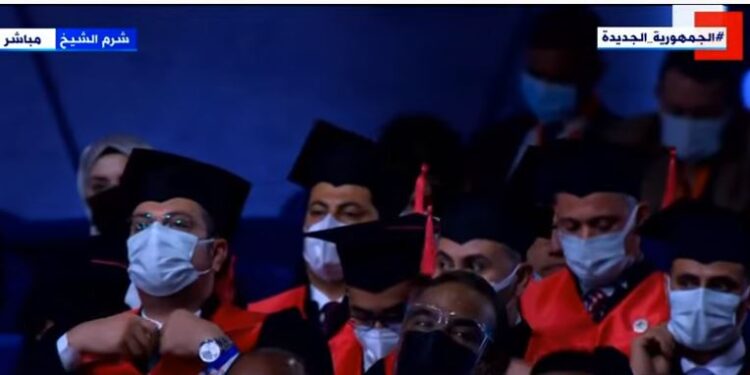 منتدى شباب العالم 2022.. الرئيس السيسي يستمع لعدد من خريجي الأكاديمية الوطنية للتدريب