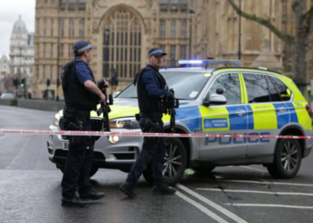 بريطانيا تعتقل مراهقين على صلة باحتجاز رهائن كنيس تكساس