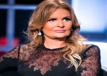 الفنانة يسرا