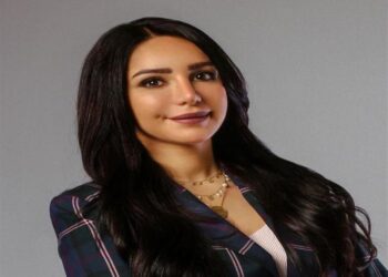 المؤلفة إنجى علاء