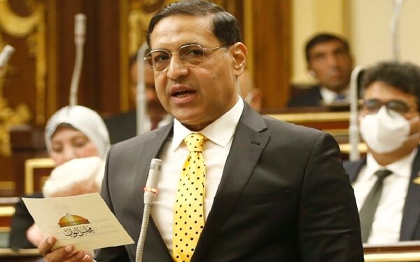 برلماني: تلال القمامة بشبرا أصبحت قنبلة بيئية وصحية تهدد السكان