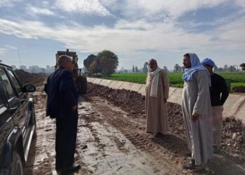 لتقليل الإزدحام.. بدء أعمال رصف طريق دائري أبوقرقاص بالمنيا