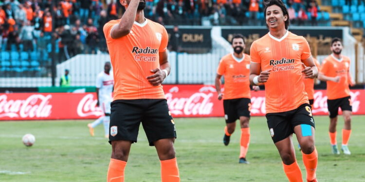 فاركو يتقدم على الزمالك في الشوط الأول بهدف نظيف