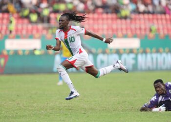 منتخب بوركينا فاسو يتأهل لربع نهائي أمم إفريقيا بفوز مثير على الجابون